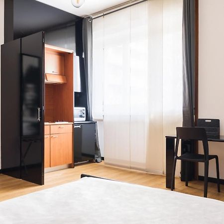 Foresteria Monti Apartment Milan Bagian luar foto